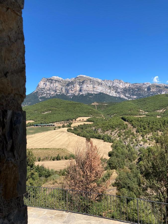 Vistas A La Montana En Un Pueblo Con Encanto. El Pueyo de Araguas Exterior photo