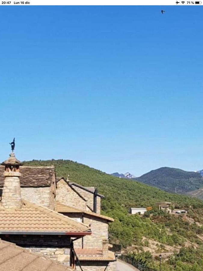Vistas A La Montana En Un Pueblo Con Encanto. El Pueyo de Araguas Exterior photo